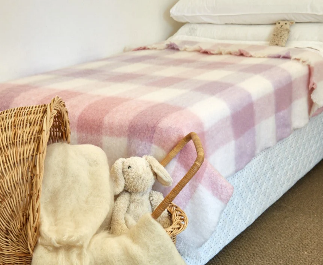 INGUBO Mohair Candy Floss Checkered Mohair Wool Blanket Throw 180 x 130 cm